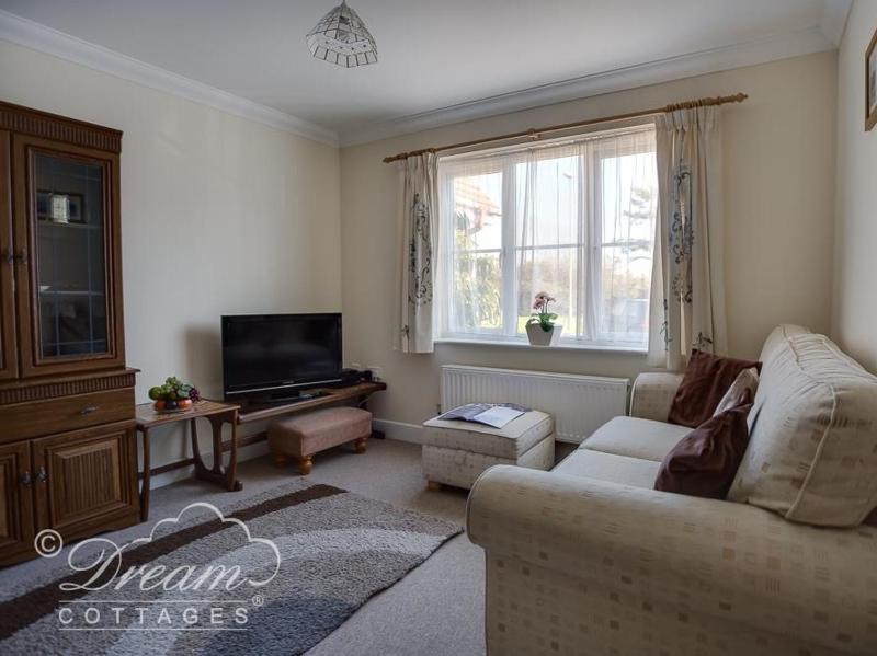 Bridge Apartment - image 10
