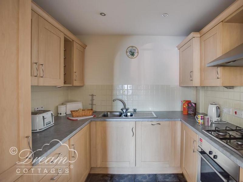 Bridge Apartment - image 4
