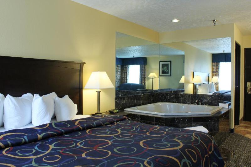 King Suite with Spa Bath - Non-Smoking image 2