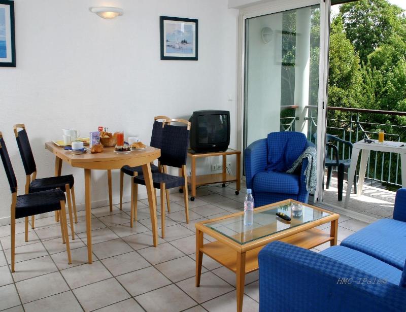 Apartment - City View image 4