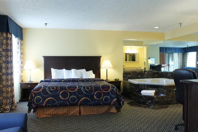 King Suite with Spa Bath - Non-Smoking image 3