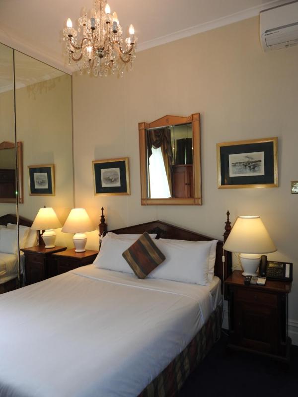 Standard Double Room image 1