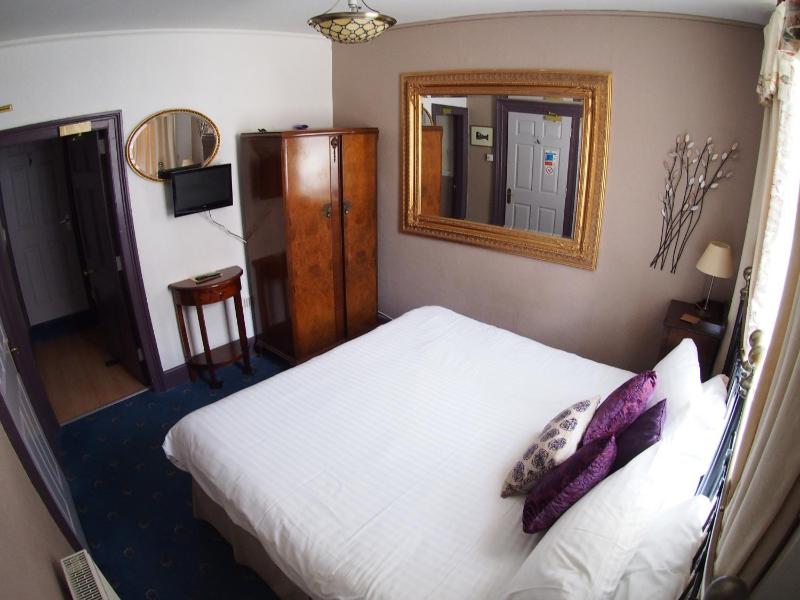 Standard Double Room image 2