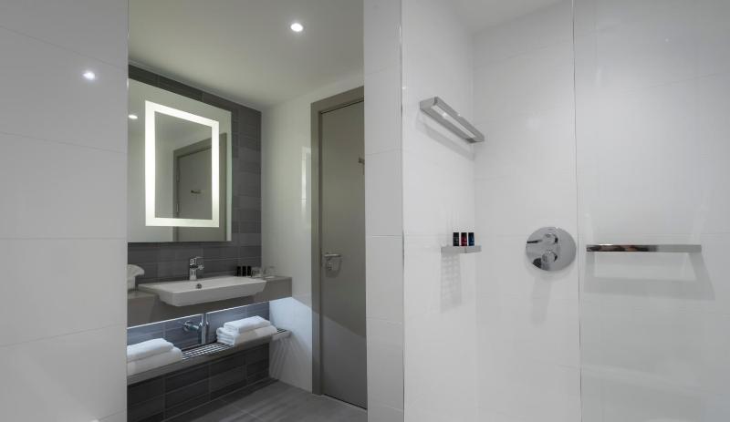 Superior Double Room image 3