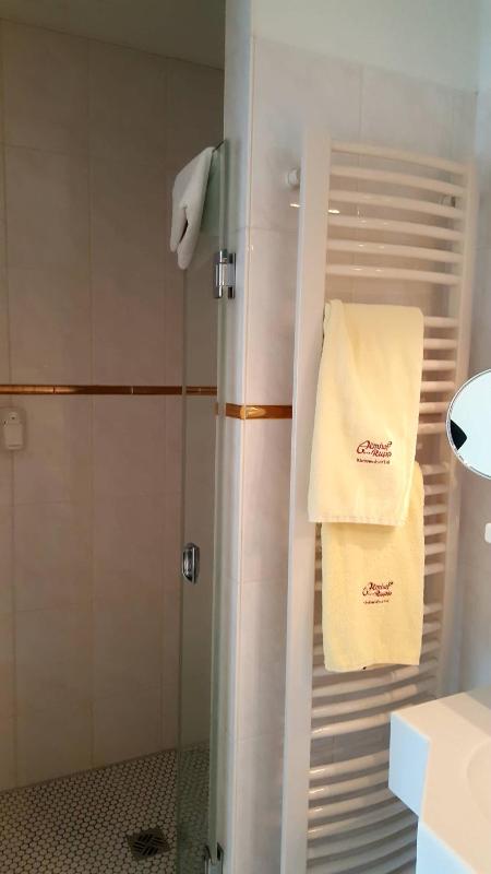 Deluxe Double Room with Balcony image 3