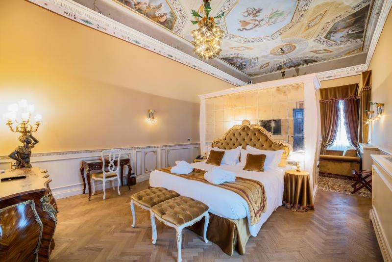 Deluxe Junior Suite image 4