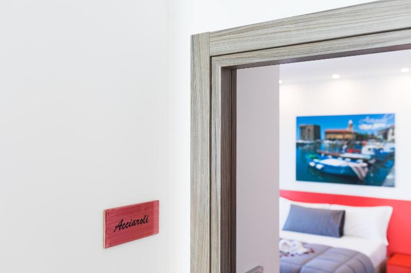 Deluxe Quadruple Room image 4
