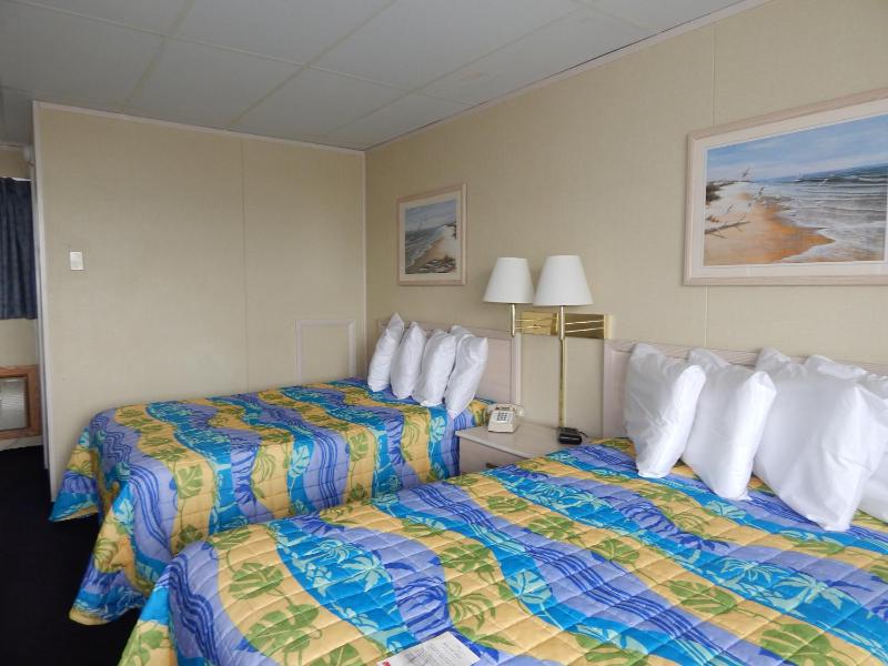 Thunderbird Beach Motel - image 28