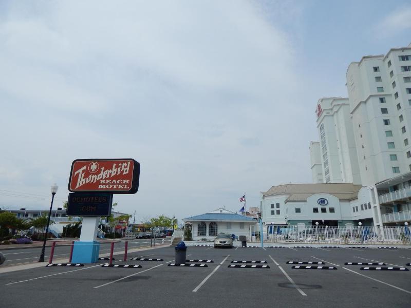 Thunderbird Beach Motel - image 30