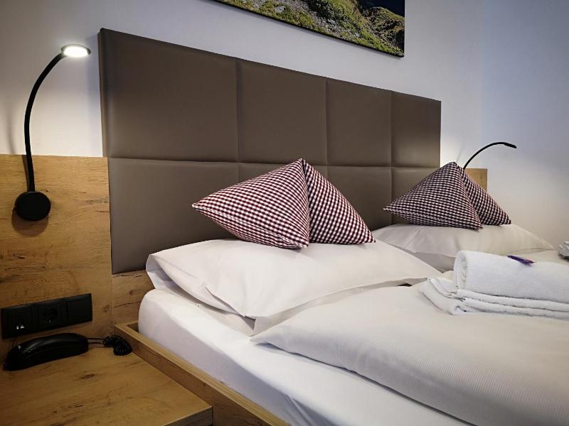 Standard Double Room with Balcony image 1