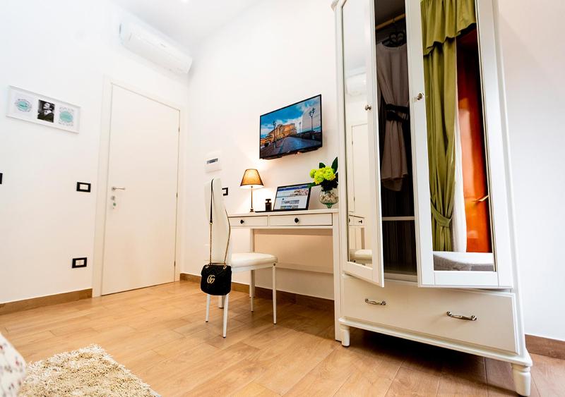 Triple Room with Balcony image 2