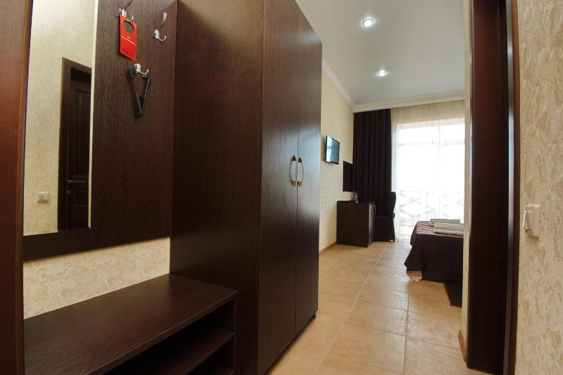Double Room with Balcony image 2