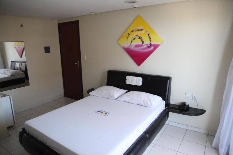 Hotel Piramide Pituba - Rua Pernambuco - image 3