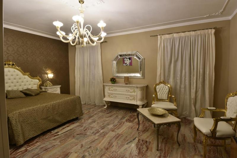 Superior Triple Room image 2