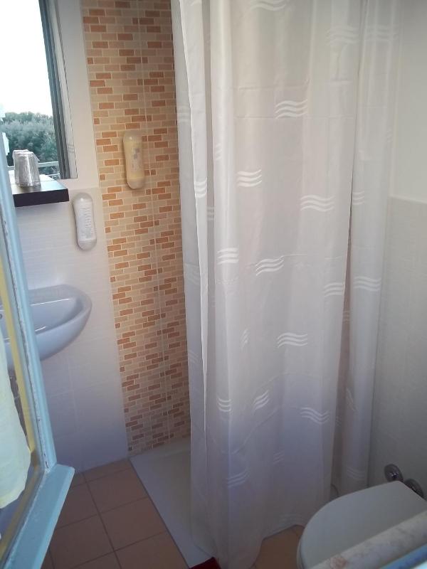 Double or Twin Room image 4