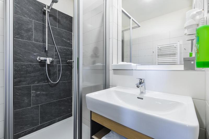 Superior Double Room image 3