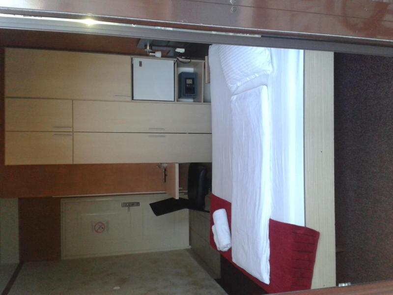 Economy Double Room with Balcony image 4