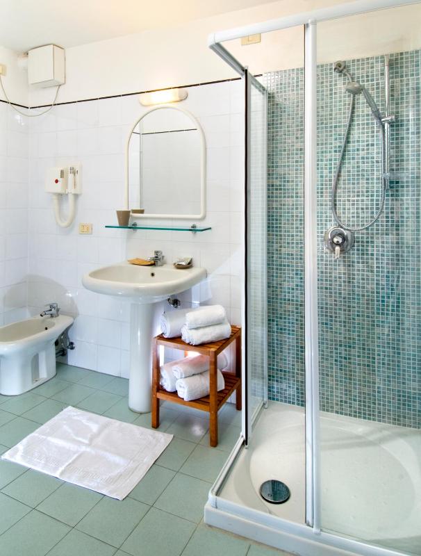 Triple Room image 2