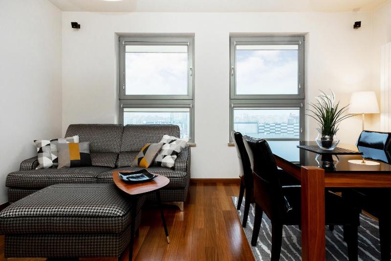 One-Bedroom Apartment image 4