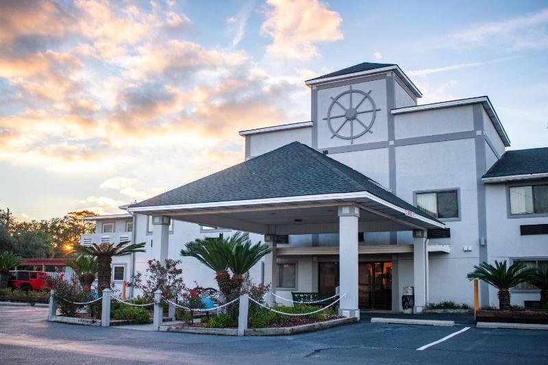 Admiral's Inn on Tybee Island - image 12