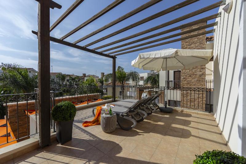 Two-Bedroom Villa image 3