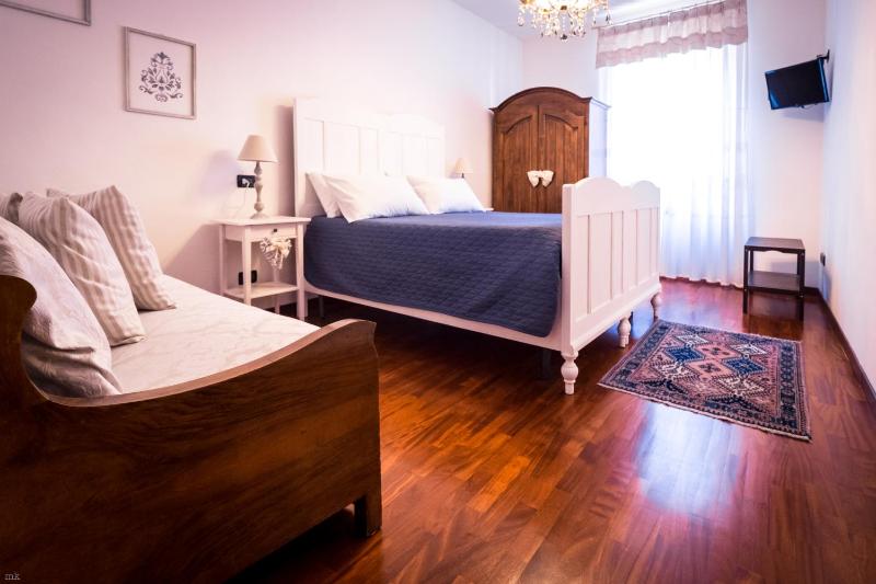 Double Room image 1