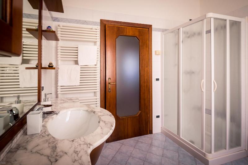 Double Room image 4
