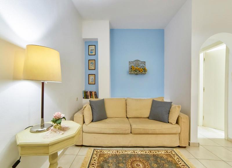 Luxury One-Bedroom Apartment with Sea View image 3