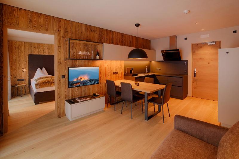 Superior Apartment with Whirlpool and Terrace  image 2