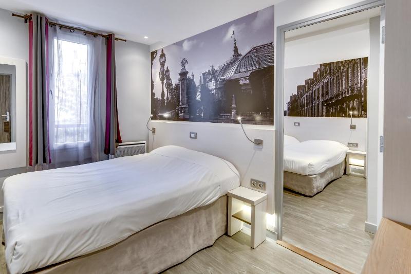 Standard Quadruple Room image 2