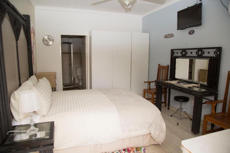 Xaviera Guest House - image 6