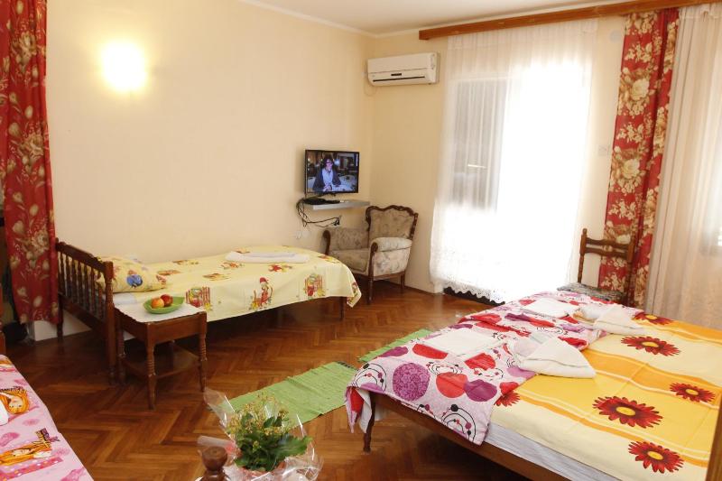 Apartment with Garden View image 2