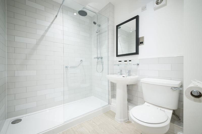Double Room image 1