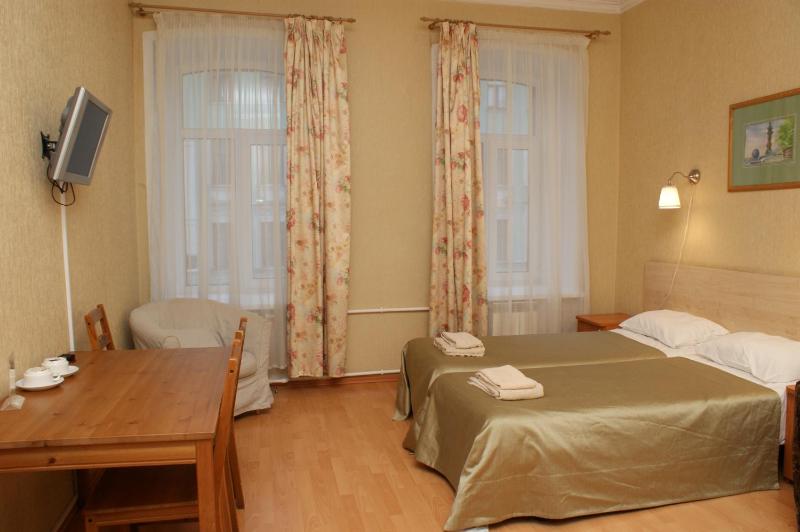 Economy Room with Shared Bathroom image 1