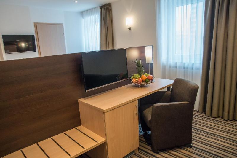 Superior Double Room image 3