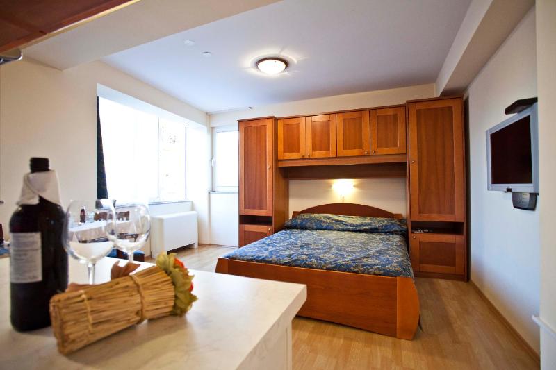 Studio Apartmani Bijeli Delfin - image 35