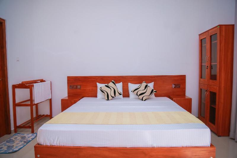 Villa Sea Breeze Hikkaduwa - image 13