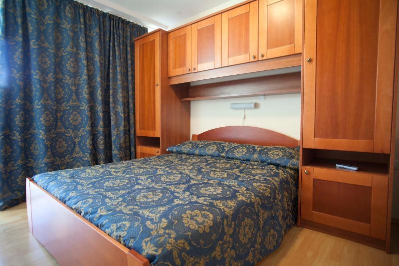 Studio Apartmani Bijeli Delfin - image 29