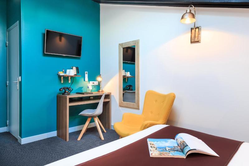 Classic Double Room image 3