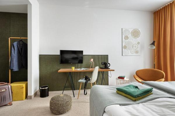 King Room image 3
