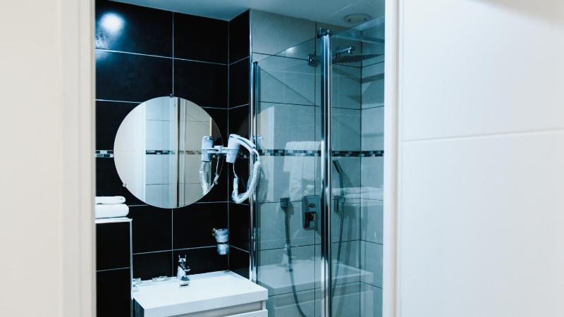 Single Room image 3