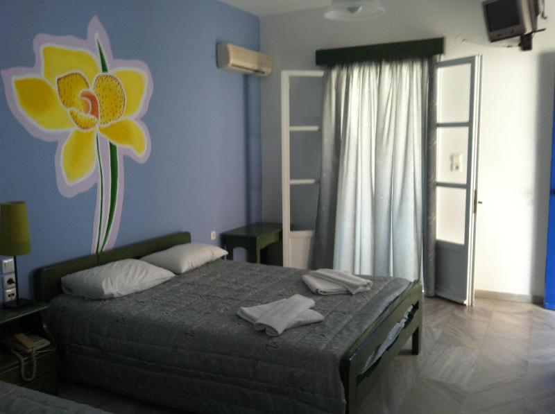 Triple Room with Sea View image 1