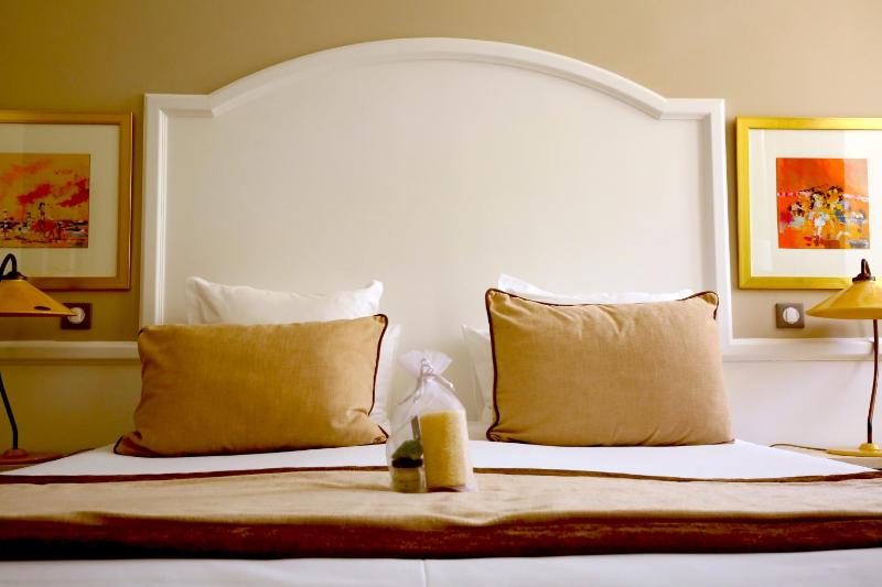 Double or Twin Room Prestige- Disability Access image 3