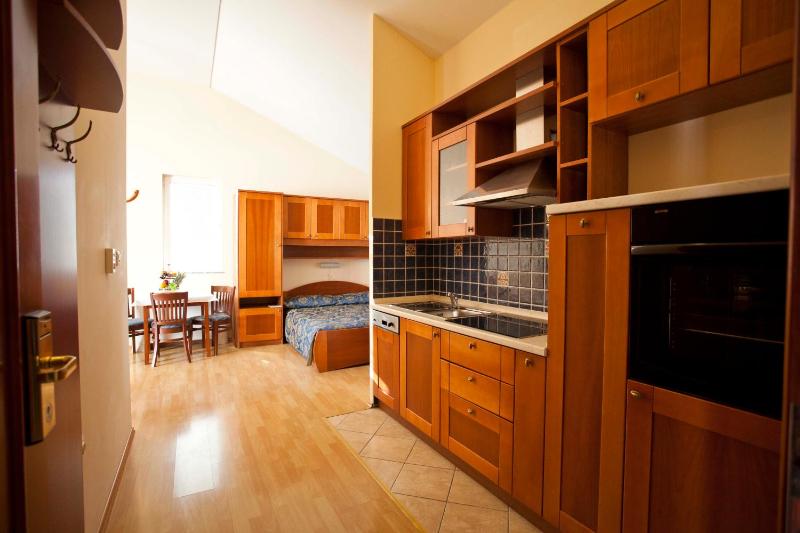 Studio Apartmani Bijeli Delfin - image 27