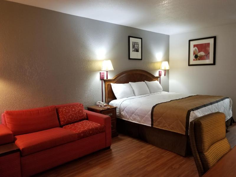 King Room - Non-Smoking image 3