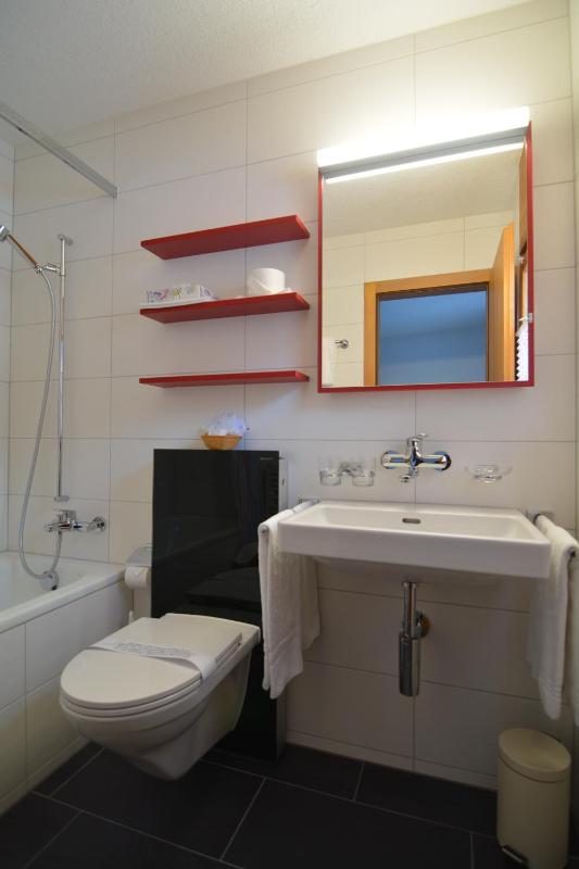 Single Room with Bath image 1