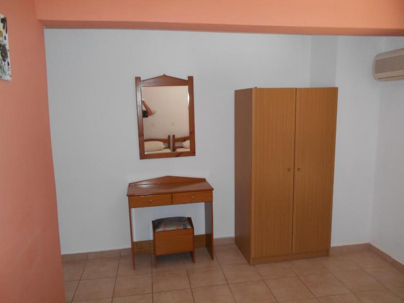 Studio Apartment with Sea View image 3