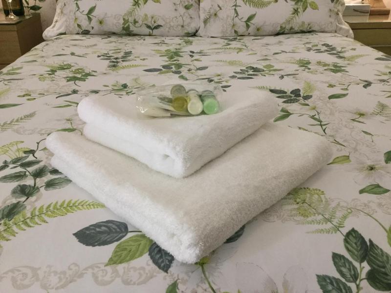 Double Room image 3