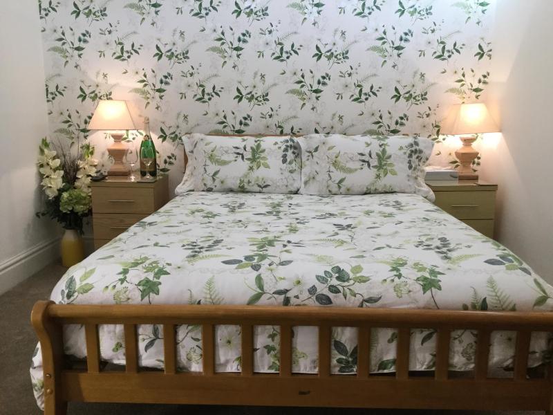 Double Room image 4