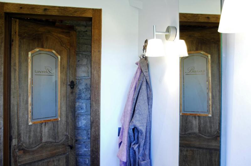 Double Room image 4